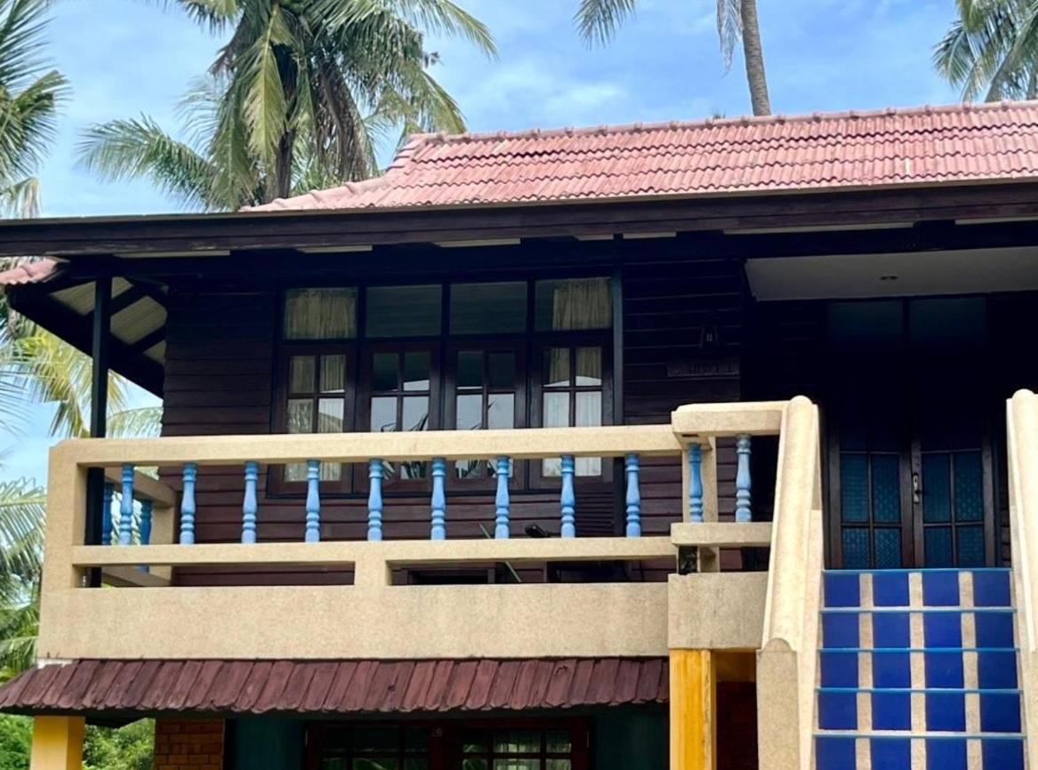 เฟิร์ส วิลล่า บีช รีสอร์ท บ้านใต้ ภายนอก รูปภาพ